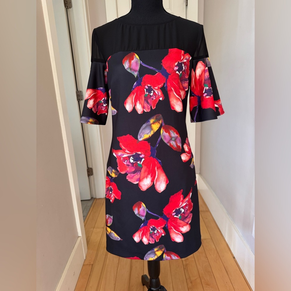 Trina Turk Dina knee length floral‎ bell sleeve dress women’s size 0